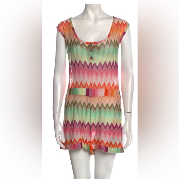 Missoni Mare Romper
Sleeveless with Square Neckline
Button Closure at Front - Picture 3 of 4